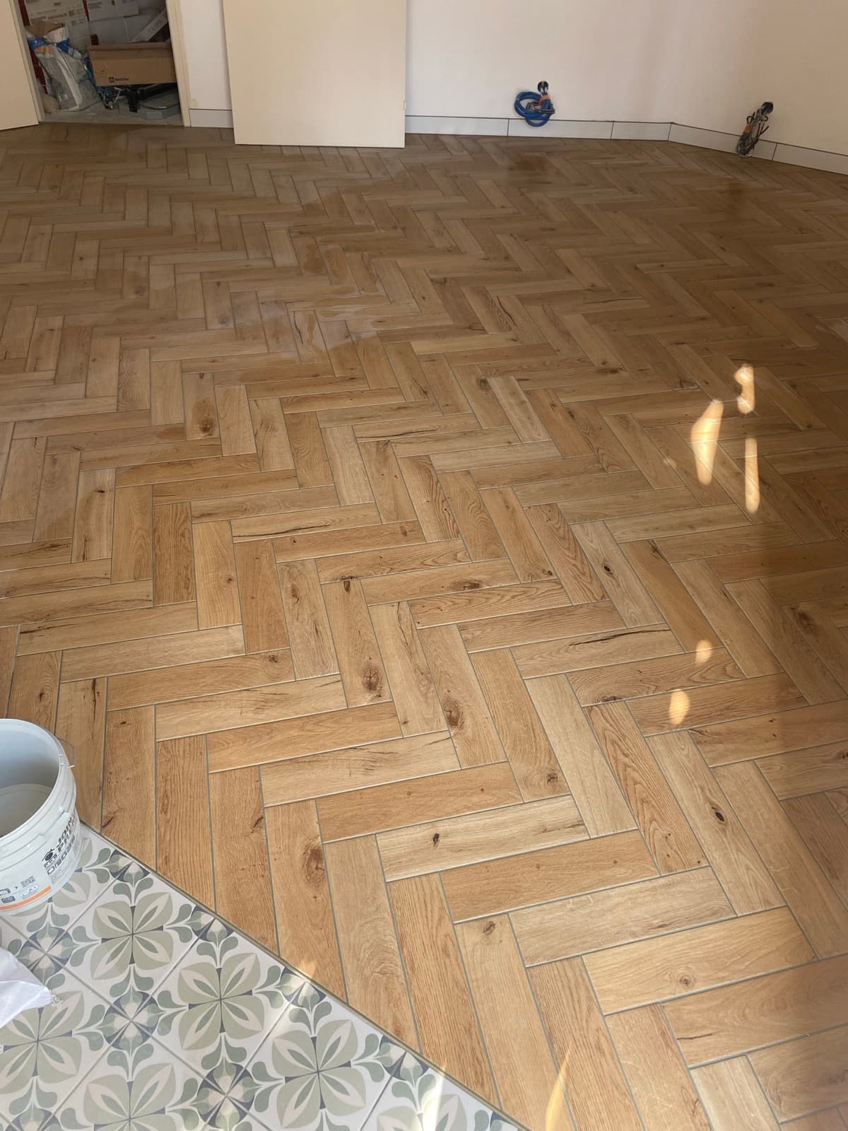 Parquet chevrons fini, ambiance haussmannienne restaurée